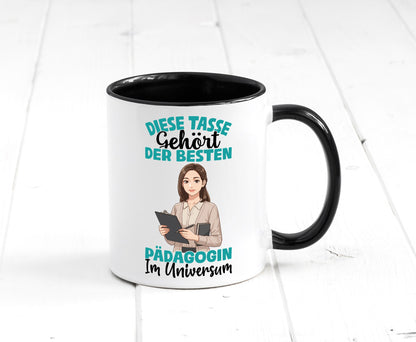 Im Universum: Pädagogin | Pädagogik lustig Humor Geschenkidee Geschenk Tasse