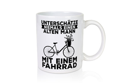 Unterschätze niemals einen Alten mann | Fahrad Fahren Geschenk Humor