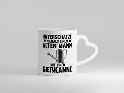 Keinen alten Mann mit Gießkanne unterschätzen | Sterne lustig Humor