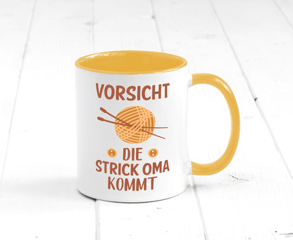 Vorsicht, Strickoma kommt | Wolle Stricknadeln Humor Familie Geschenkidee Tasse