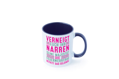 Verneigt euch: Feuerwehrfrau | Feuerwehr v2 Geschenkidee Humor Tasse