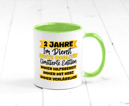 2 Jahre im Dienst | Jubiläum Arbeit v8 lustiger Spruch Geschenk Kollegen Büro
