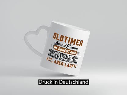 Oldtimer | Rentner Ruhestand Alt aber läuft Humor Jubiläum Geschenkidee Tasse