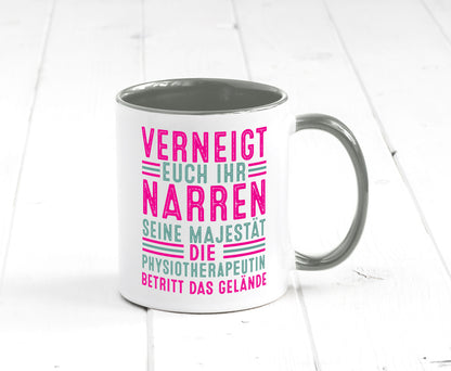 Verneigt euch: Physiotherapeutin Humor Geschenkidee Tasse