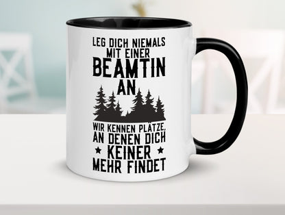 Nicht mir Beamtin anlegen | Polizistin Wald Revier lustiger Spruch Geschenk Tasse