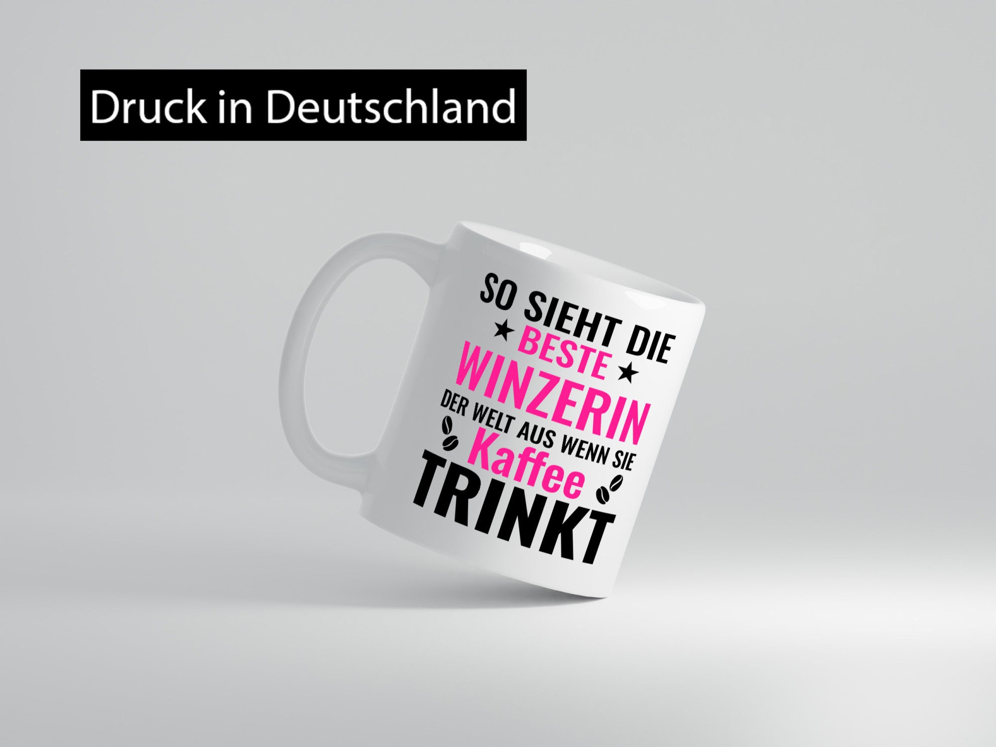 Kaffee trinkt: Winzerin | Weinbauer Wein lustig Humor Geschenkidee Geschenk