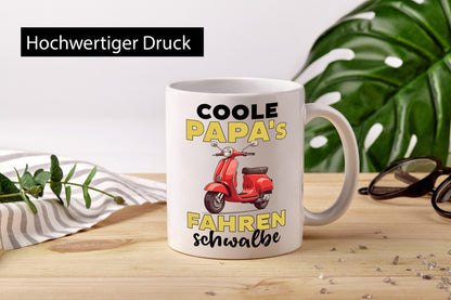 Coole Papas fahren Schwalbe | DDR Mofa Moped v2 Geschenkidee Humor Tasse