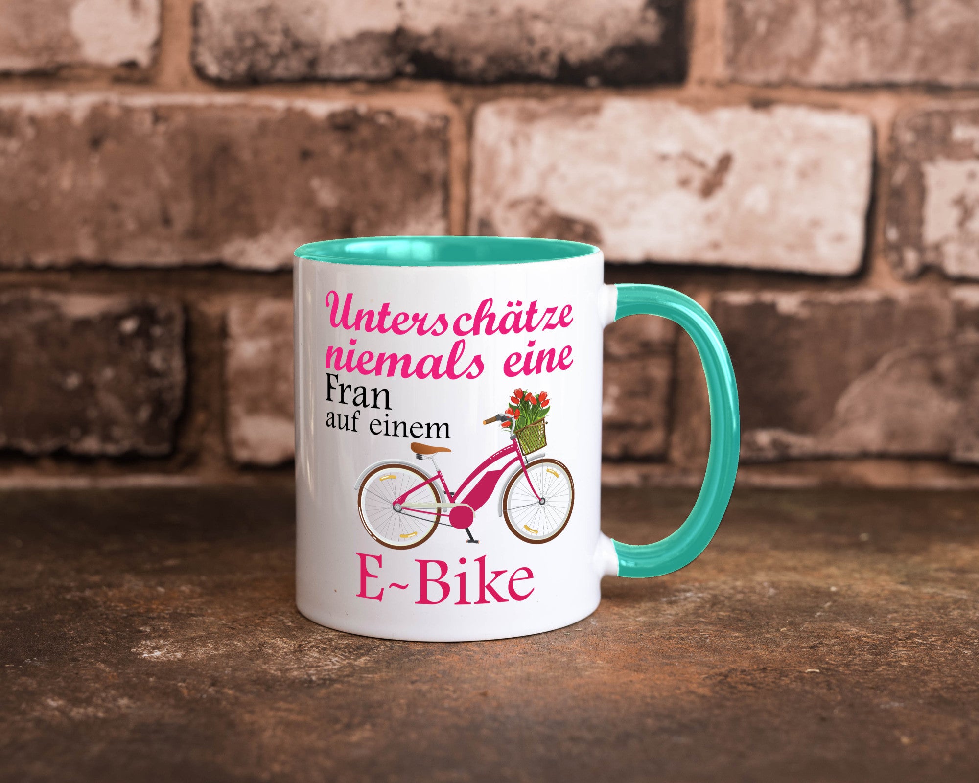 Unterschätze niemals eine Frau | E-Bike Sport Rad fahren lustig Humor