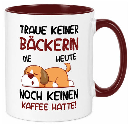 Traue keiner Bäckerin | Bäckerei Frauen Backen lustiger Spruch Geschenk Humor Tasse
