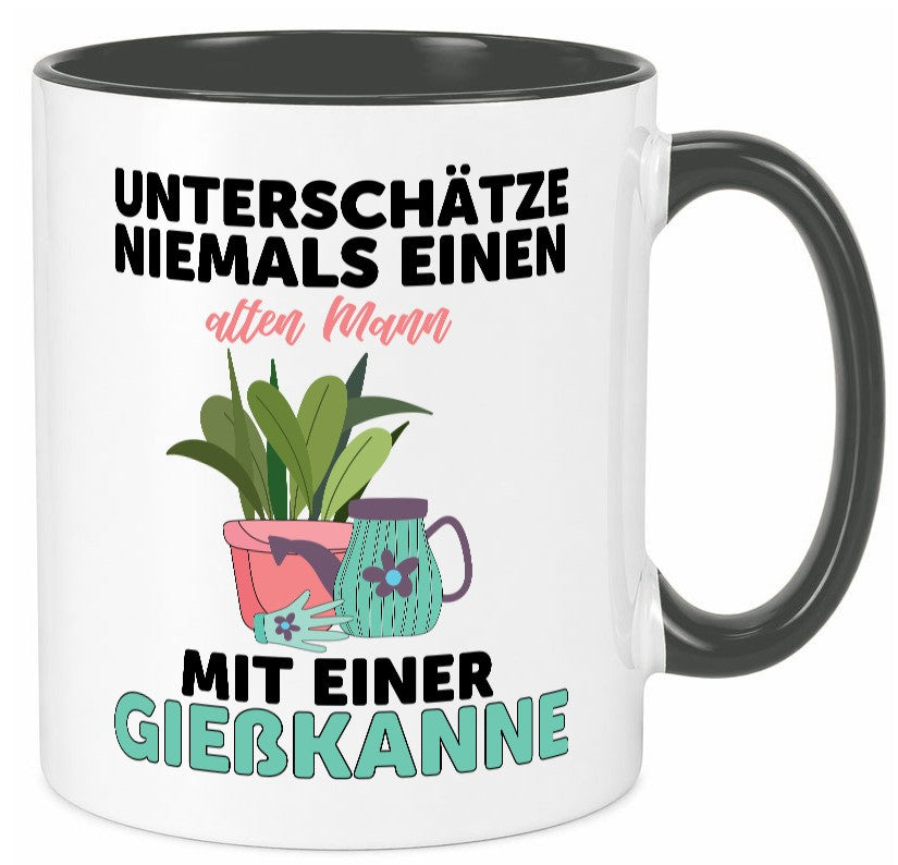 Niemals Mann mit Gießkanne unterschätzen | Blumen lustiger Spruch Geschenk Tasse
