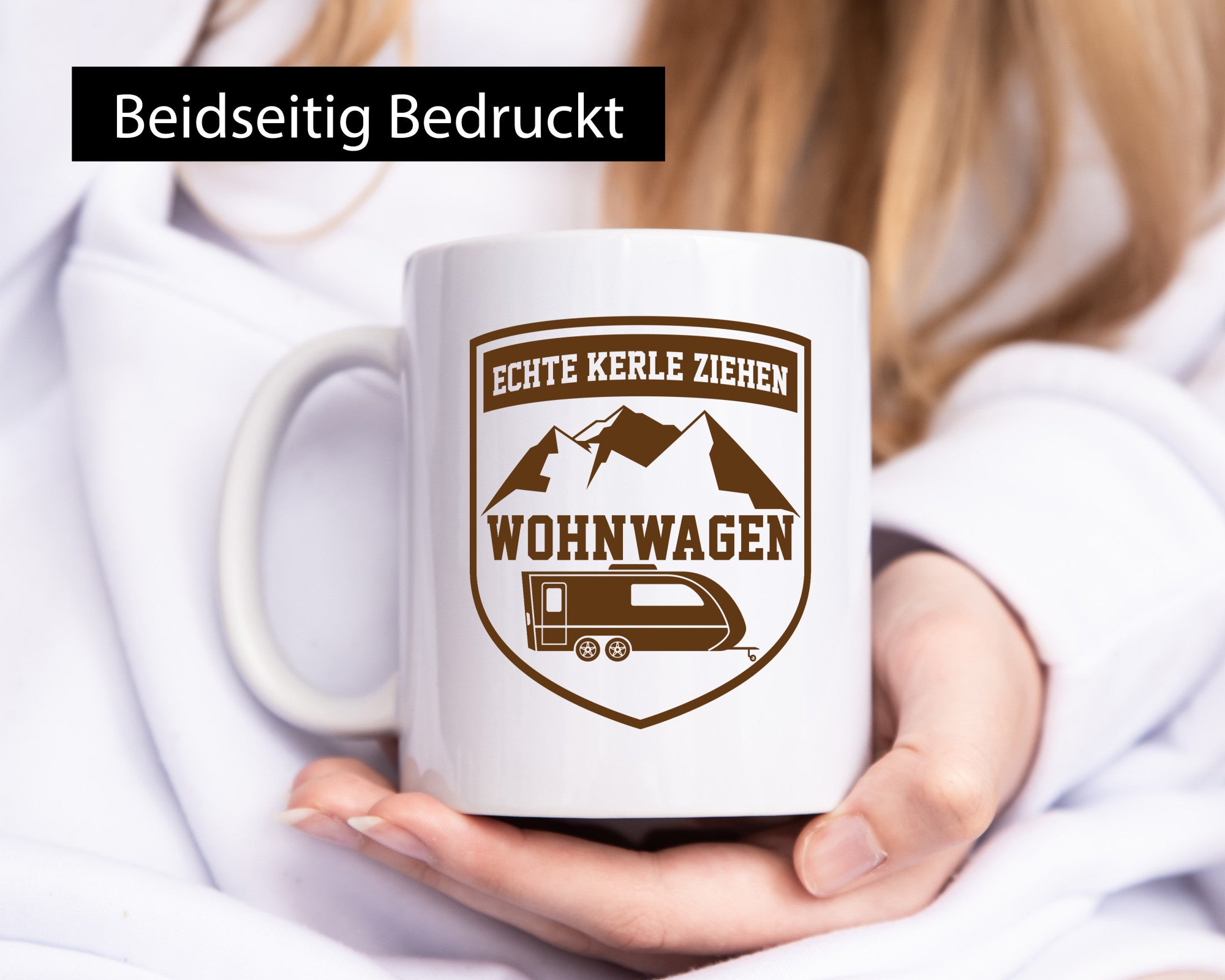 Echte Kerle | Wappen Wohnwagen Humor Geschenkidee Tasse