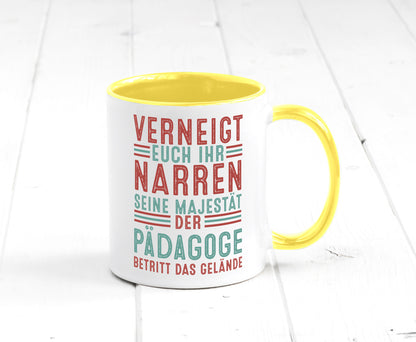 Verneigt euch: Pädagoge | Pädagogik Humor Geschenkidee Tasse
