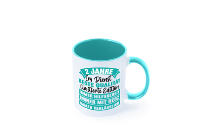 2 Jahre im Dienst | Jubiläum Arbeit v2 Geschenk Kollegen Büro lustiger Spruch Tasse