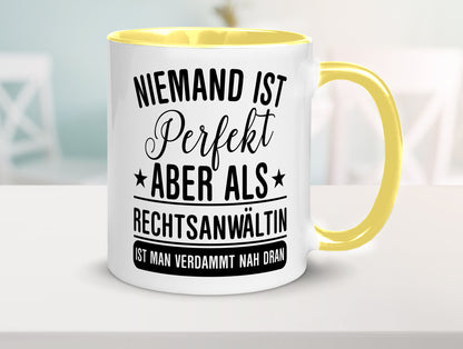 Verdammt nah dran: Rechtsanwältin | Jurstin Anwältin lustiger Spruch Geschenk