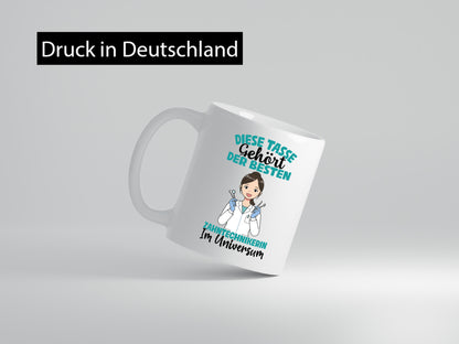 Im Universum: Zahntechnikerin | Zahnmedizin Humor Geschenkidee Tasse