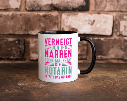 Verneigt euch: Notarin | Juristin lustig Humor Geschenkidee Geschenk Tasse