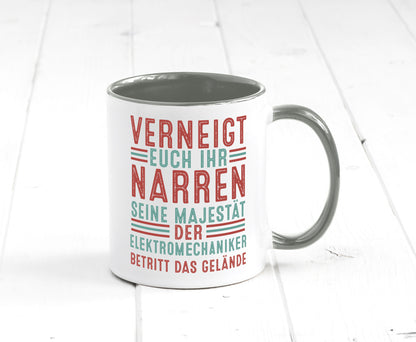 Verneigt euch: Elektromechaniker | Mechaniker v2 Geschenkidee Humor Tasse
