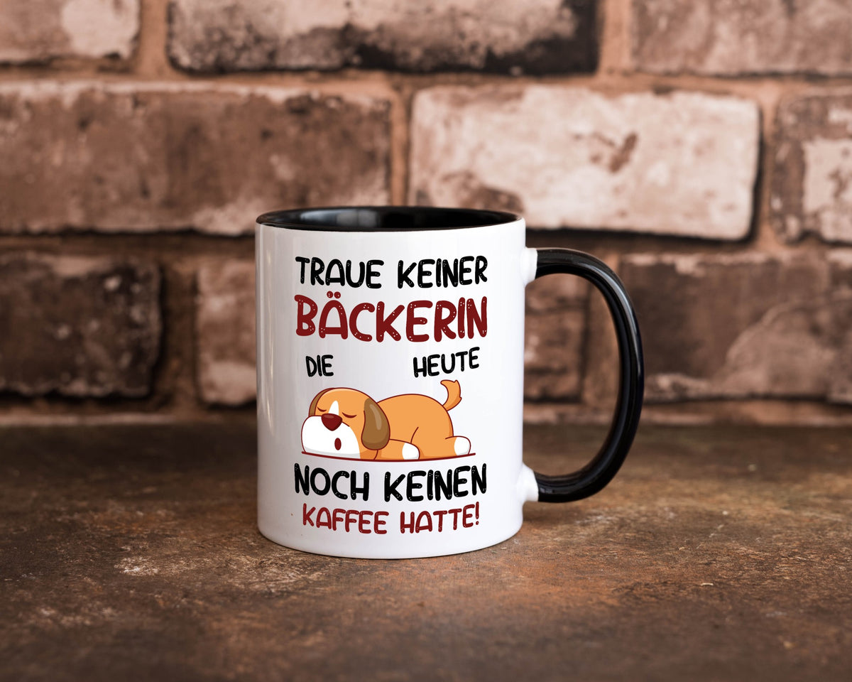 Traue keiner Bäckerin | Bäckerei Frauen Backen lustiger Spruch Geschenk Humor Tasse