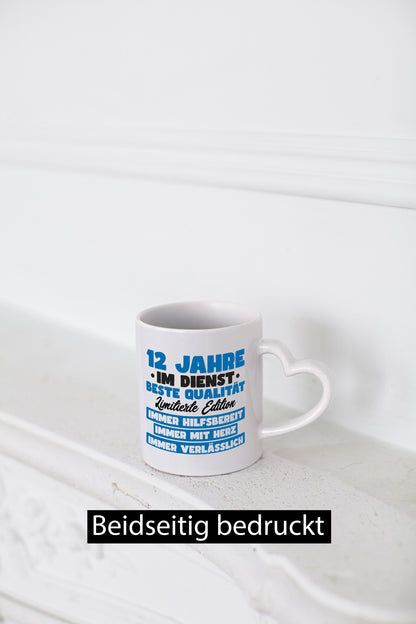 12 Jahre im Dienst | Jubiläum Arbeit v7 Geschenkidee Kollegen Büro Humor Tasse