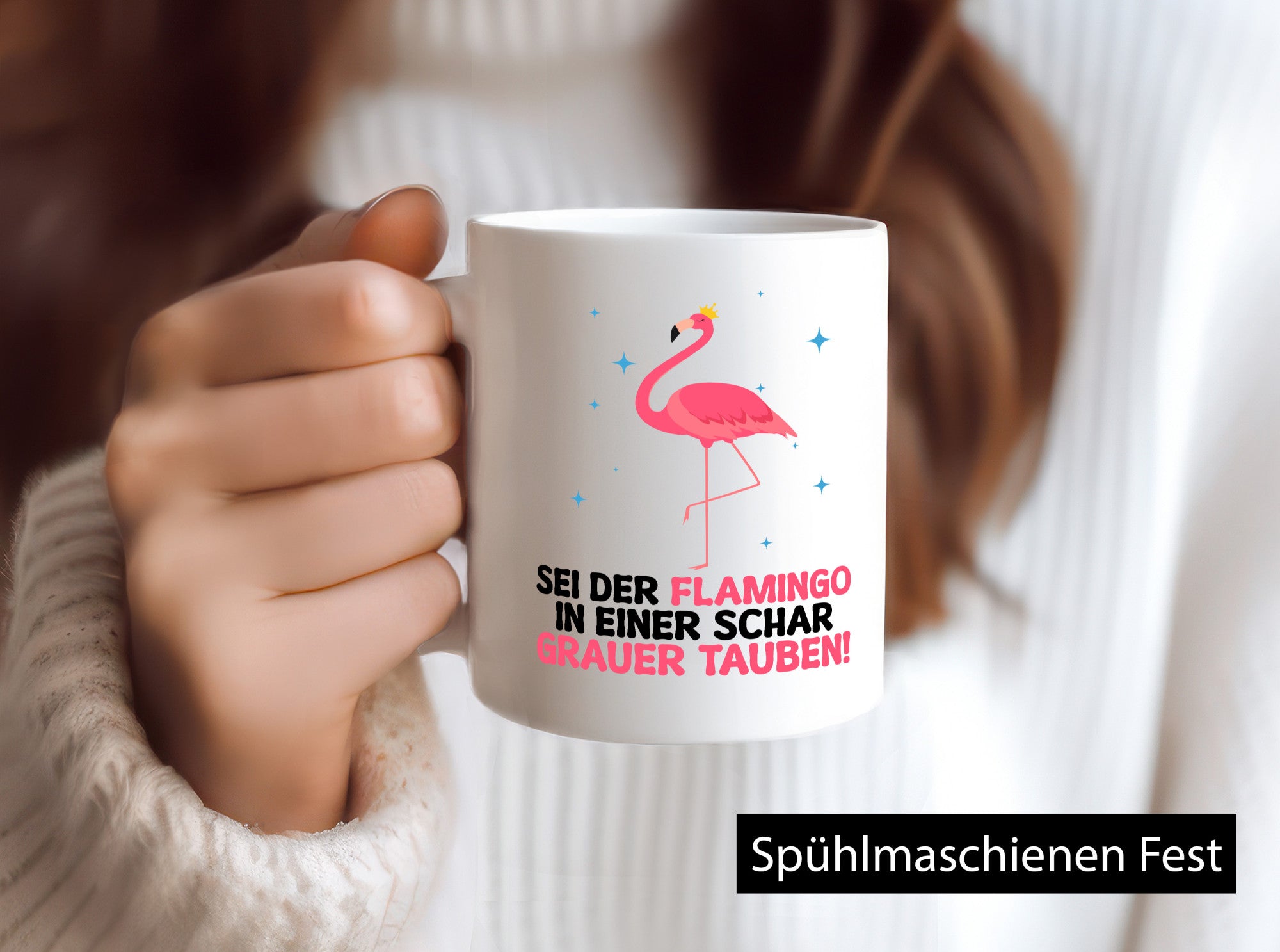 Flamingo in einer Schar Grauer Tauben | lustig Humor Geschenkidee Geschenk Tasse