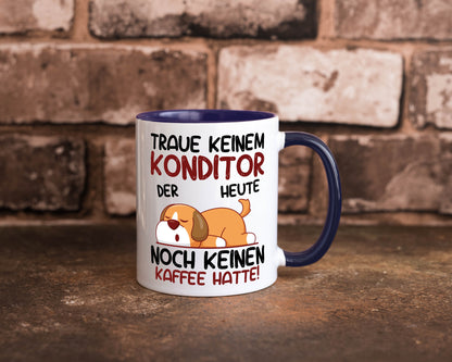 Traue keinem Konditor | Konditorei Humor Geschenkidee Tasse