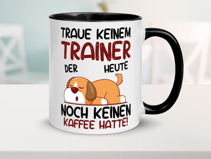 Traue keinem Trainer | Verein Sport Humor Geschenkidee Tasse