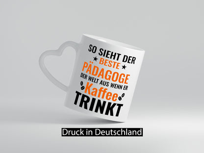 Kaffee trinkt: Pädagoge | Pädagogik Geschenk Humor Geschenkidee lustiger Spruch