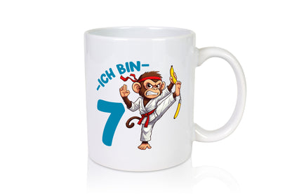 Ich bin 7 | 7. Geburtstag Karate Kampfsport Affe Humor Geschenkidee Tasse
