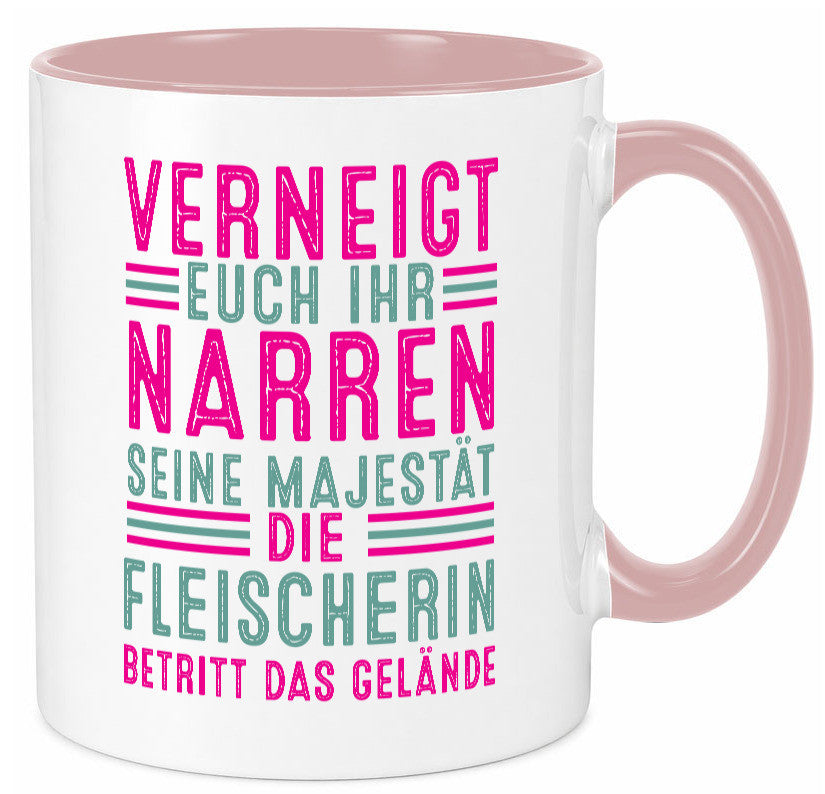 Verneigt euch: Fleischerin | Schlachterei v2 Geschenkidee Humor Tasse