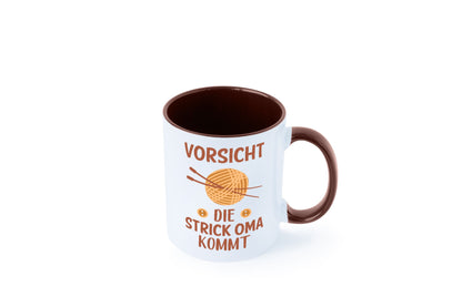 Vorsicht, Strickoma kommt | Wolle Stricknadeln Humor Familie Geschenkidee Tasse