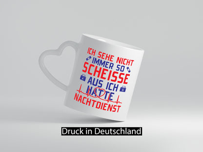 Scheisse, Nachtdienst | Arztkoffer Herzschlag Herz Geschenkidee Humor Tasse