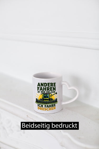Andere fahren in den Urlaub ich fahre Dreschen | Bauer v2 lustiger Spruch Tasse