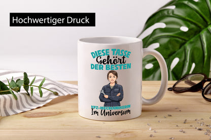 Im Universum: KFZ-Mechanikerin | Mechaniker KFZ lustiger Spruch Geschenk Humor