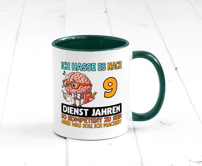 9 Dienstjahre | Arbeit Kompetent Humor Kollegen Büro Geschenkidee Tasse