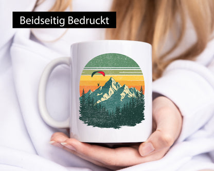 Retro Fleitschirmfliegen über die Berge v2 lustiger Spruch Geschenk Humor