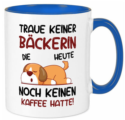 Traue keiner Bäckerin | Bäckerei Frauen Backen lustiger Spruch Geschenk Humor Tasse