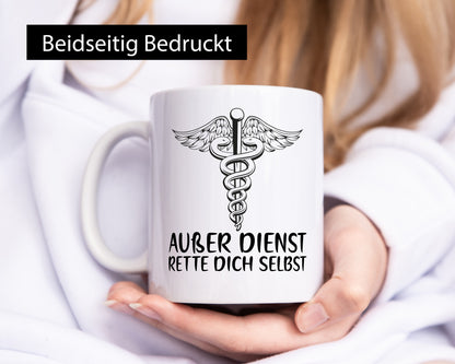 Außer Dienst | Sanitäter Rettung Rettungsdienst Puls Geschenkidee Humor Tasse