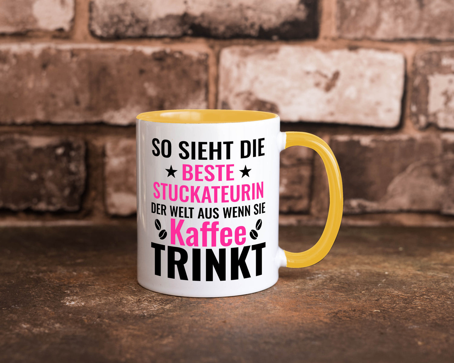 Kaffee trinkt: Stuckateurin | Innenausbau Geschenk Humor Geschenkidee lustiger