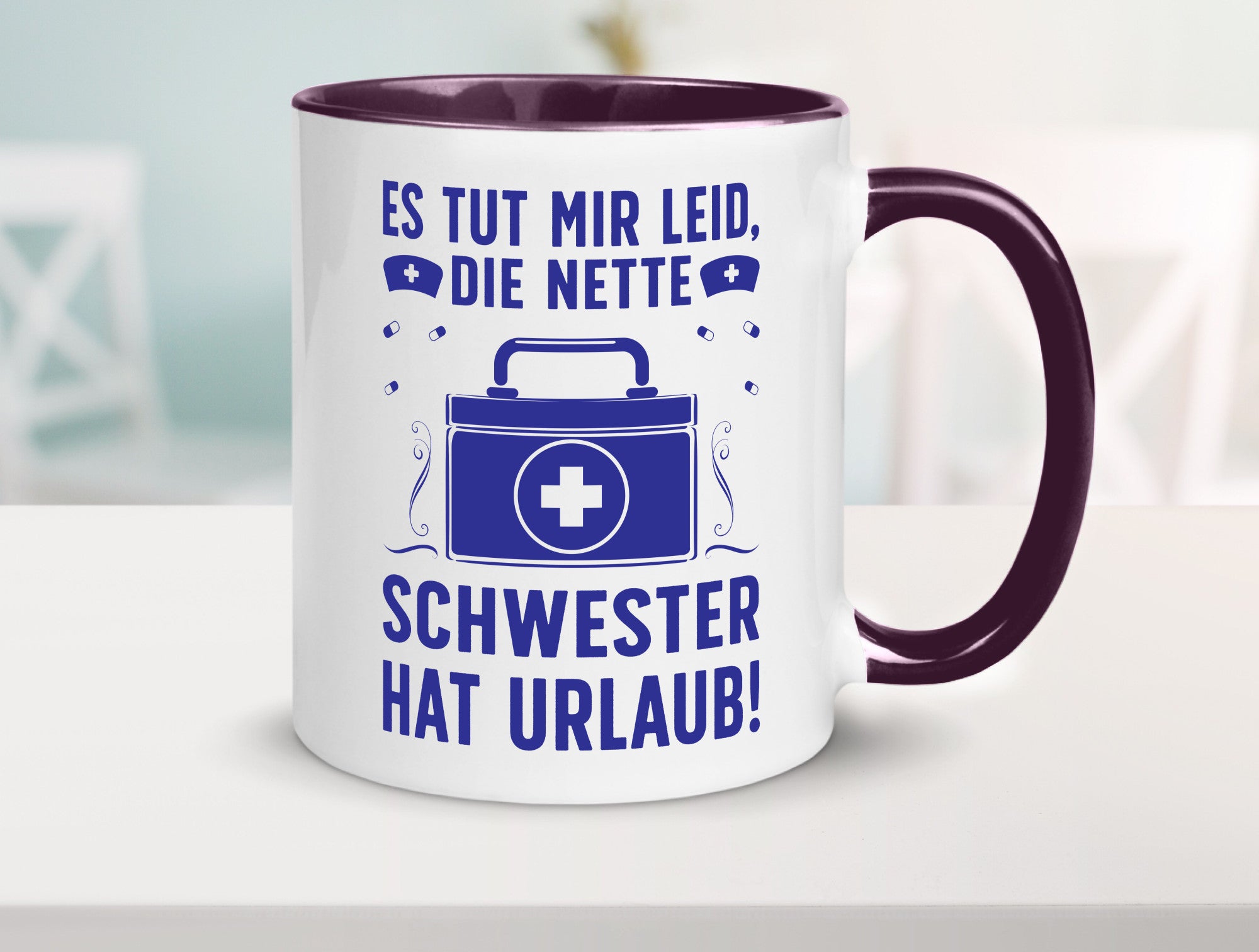 Nette Schwester hat Urlaub | Arztkoffer Tabletten lustiger Spruch Geschenk