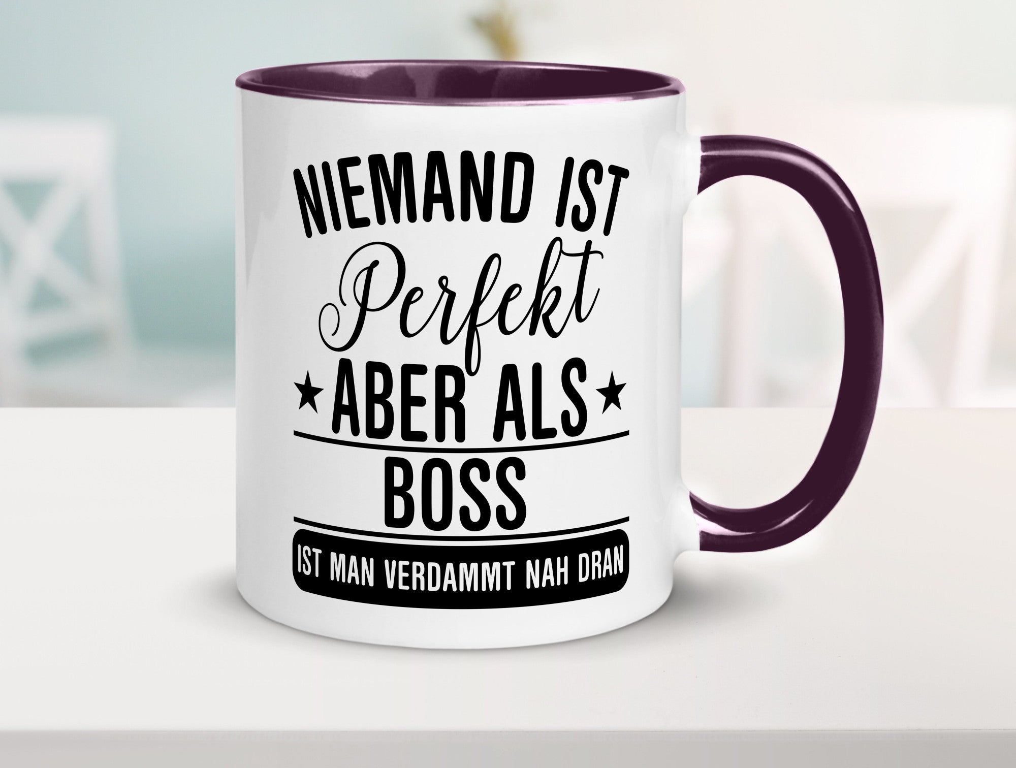 Verdammt nah dran: Boss | Führungskraft Vorgesetzter Humor Geschenkidee Tasse
