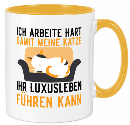 Ich arbeite hart | Luxusleben Humor Katzenliebhaber Geschenkidee Arbeit Tasse