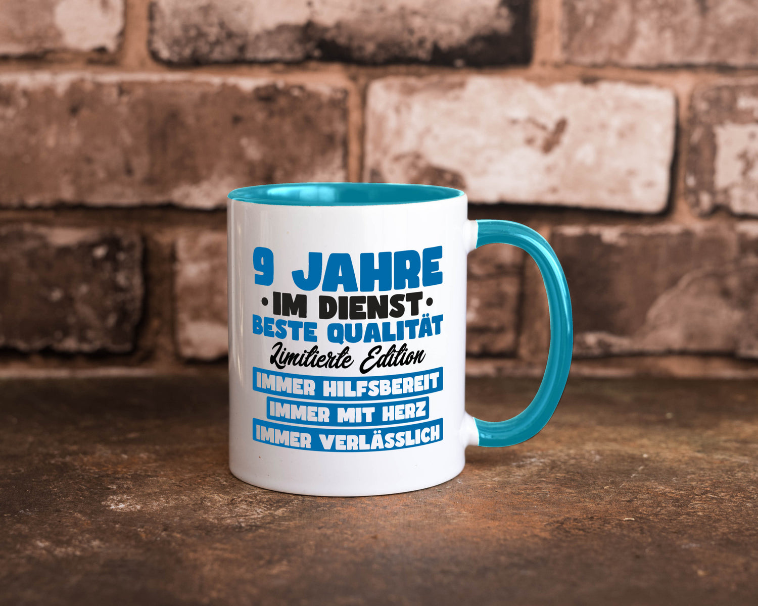 9 Jahre im Dienst | Jubiläum Arbeit v7 lustig Kollegen Büro Geschenk Tasse