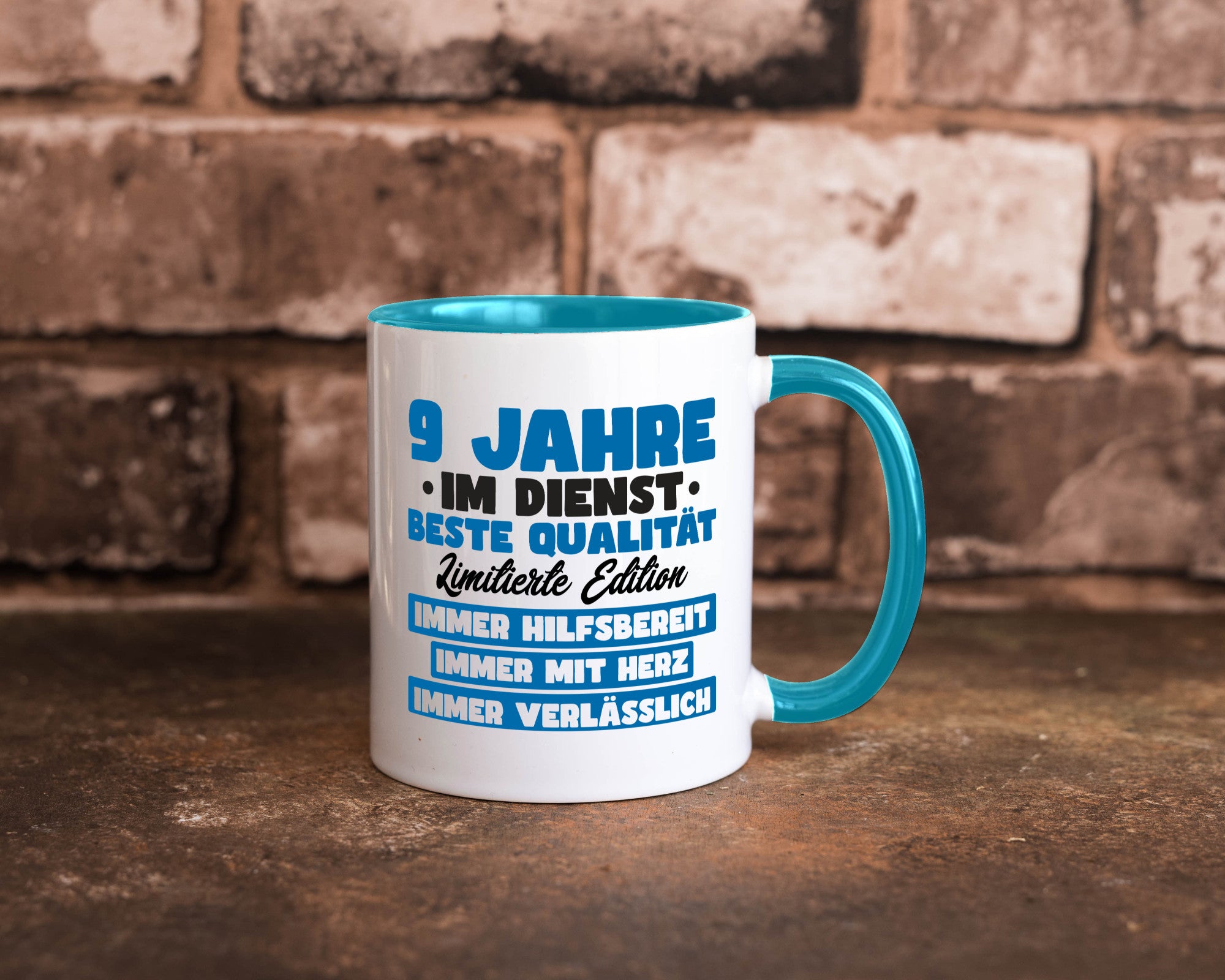 9 Jahre im Dienst | Jubiläum Arbeit v7 lustig Kollegen Büro Geschenk Tasse