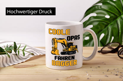 Coole Opas fahren Bagger | Baggerfahrer Opa Geschenkidee Familie Humor Tasse