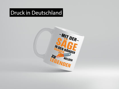 Mit der Säge in den Händen | Holzfäller lustiger Spruch Geschenk Humor