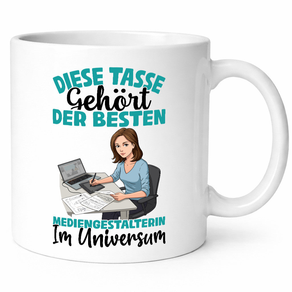 Im Universum: Mediengestalterin | Medien Geschenkidee Humor Tasse