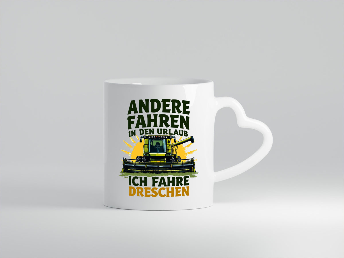 Andere fahren in den Urlaub ich fahre Dreschen | Bauer v2 lustiger Spruch Tasse