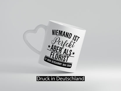 Verdammt nah dran: Florist | Blumen Verkäufer lustiger Spruch Geschenk Humor