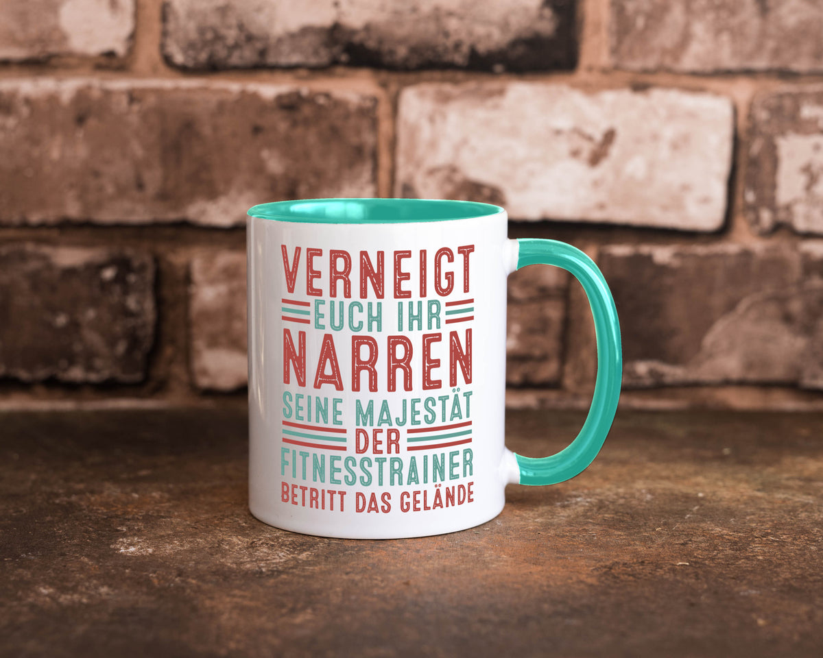 Verneigt euch: Fitnesstrainer | Personal Trainer v2 lustig Humor Geschenkidee Tasse