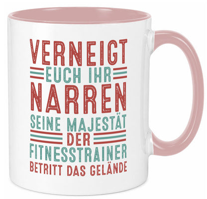 Verneigt euch: Fitnesstrainer | Personal Trainer v2 lustig Humor Geschenkidee Tasse